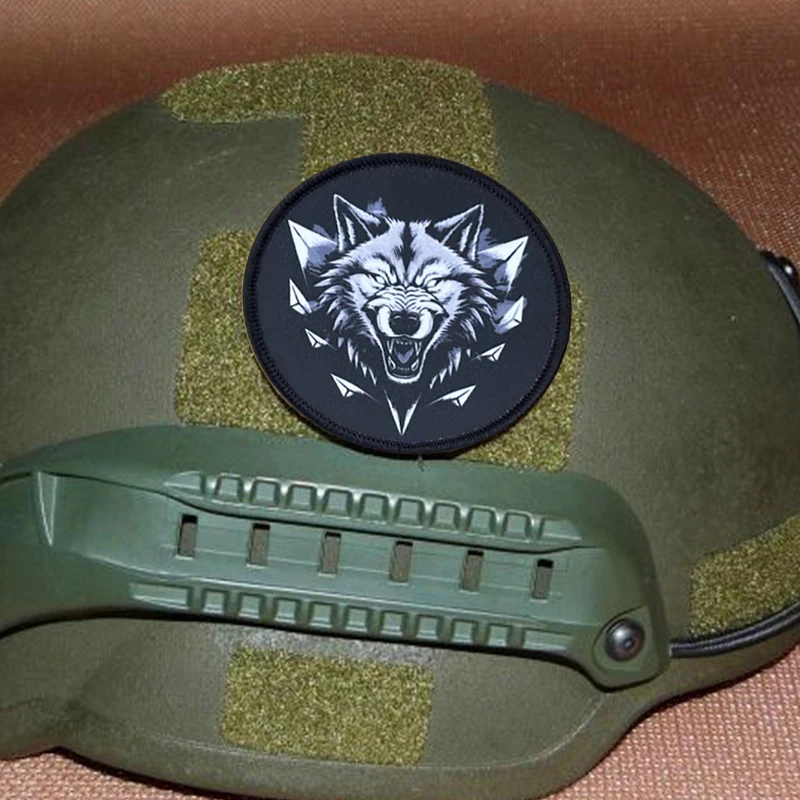 Parche de insignia de moral táctica de lobo, brazalete militar, parches de gancho y bucle para ropa, pegatinas para mochila - imagen 4