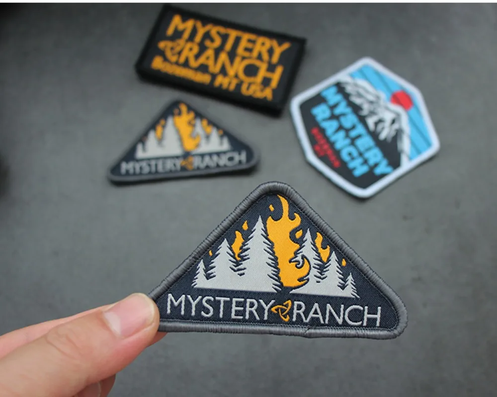 Accesorios para bolsa al aire libre, brazalete Triangular de granja misteriosa, etiqueta tejida, mochila de moral, insignia DIY, parche de gancho y bucle para chaqueta - imagen 2