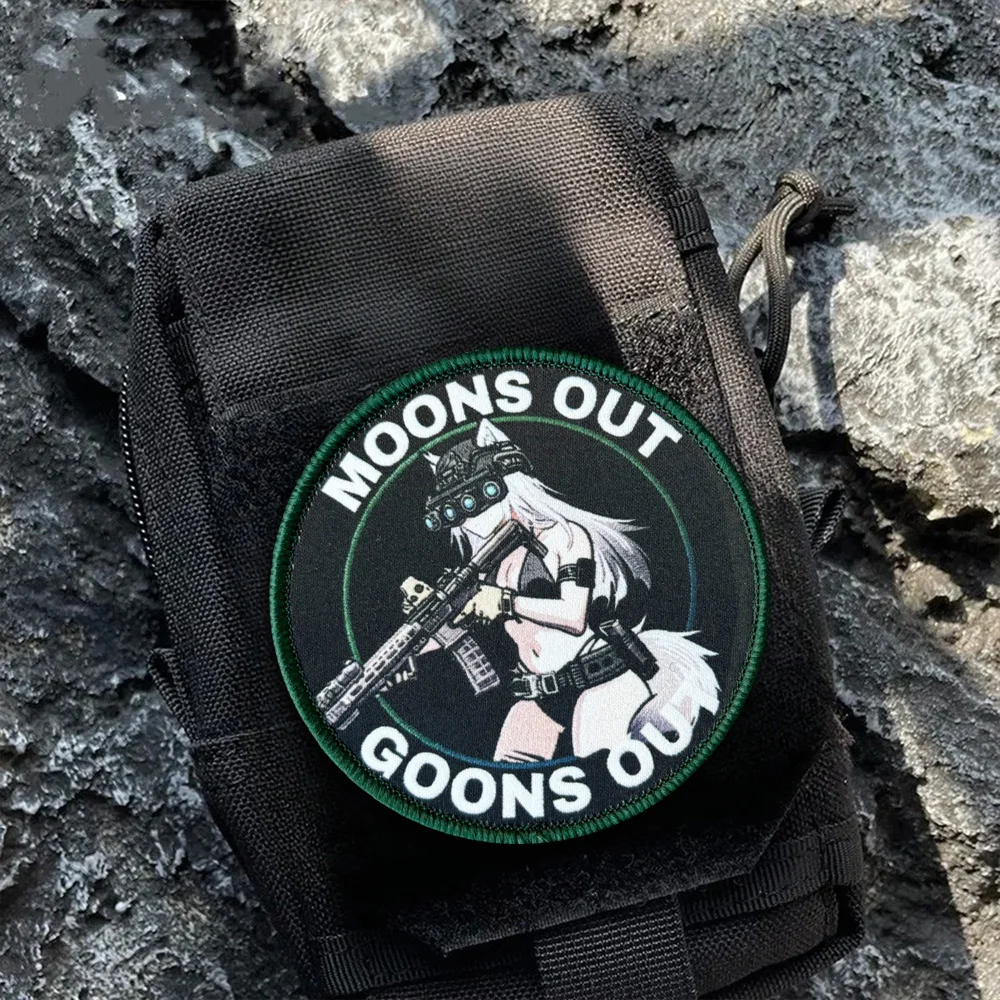 Parche moral velcro Moons Out Goons Out – Insignia táctica militar - imagen 3