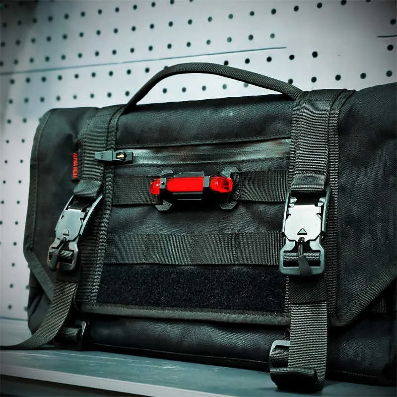 Luz de advertencia MOLLE luminosa para mochila táctica - imagen 2