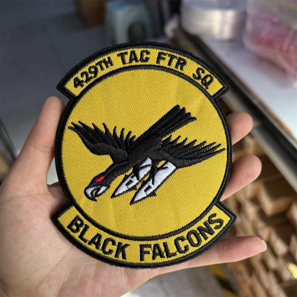 Parche de halcones negros, insignia de moral bordada, brazalete táctico, gancho militar y bucle, accesorios para mochila al aire libre, pegatinas