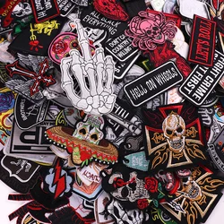 Parche bordado calavera punk termoadhesivo – para coser o planchar