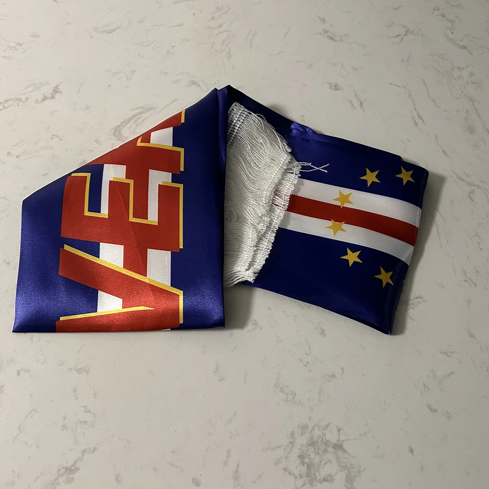 Bufanda Cabo Verde doble cara satén con borlas para fútbol - imagen 4
