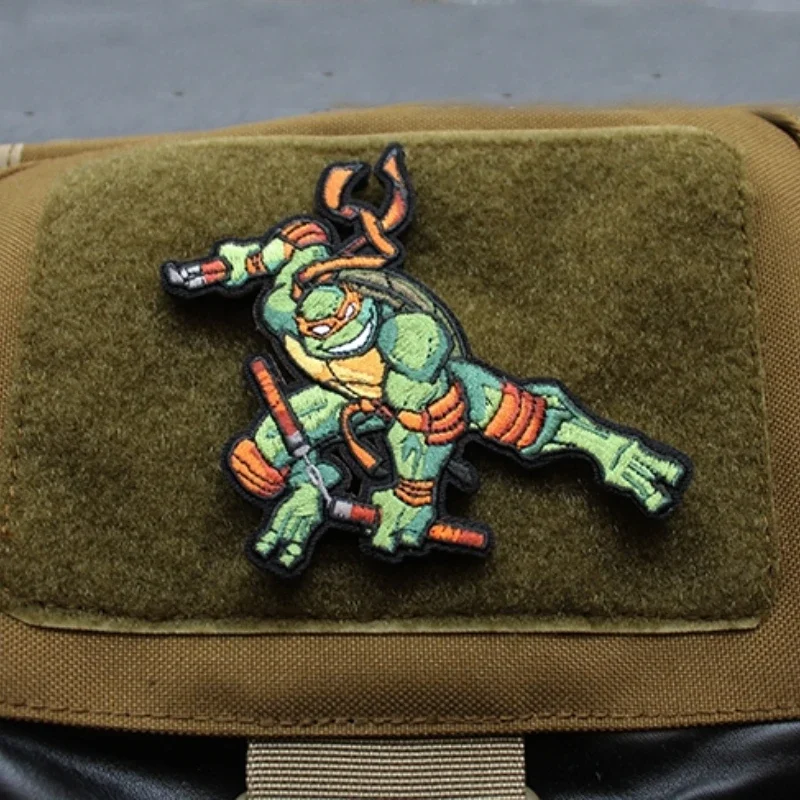 Parches bordados de tortuga, brazalete de gancho y bucle, insignia de moral de Anime en mochila, pegatina de chaleco táctico, parche decorativo - imagen 2