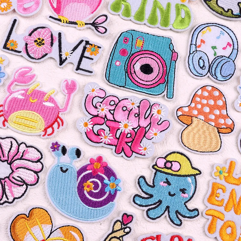 Parche de letras de dibujos animados para planchar en la ropa, parches bordados de animales y flores, apliques de pegatinas - imagen 2