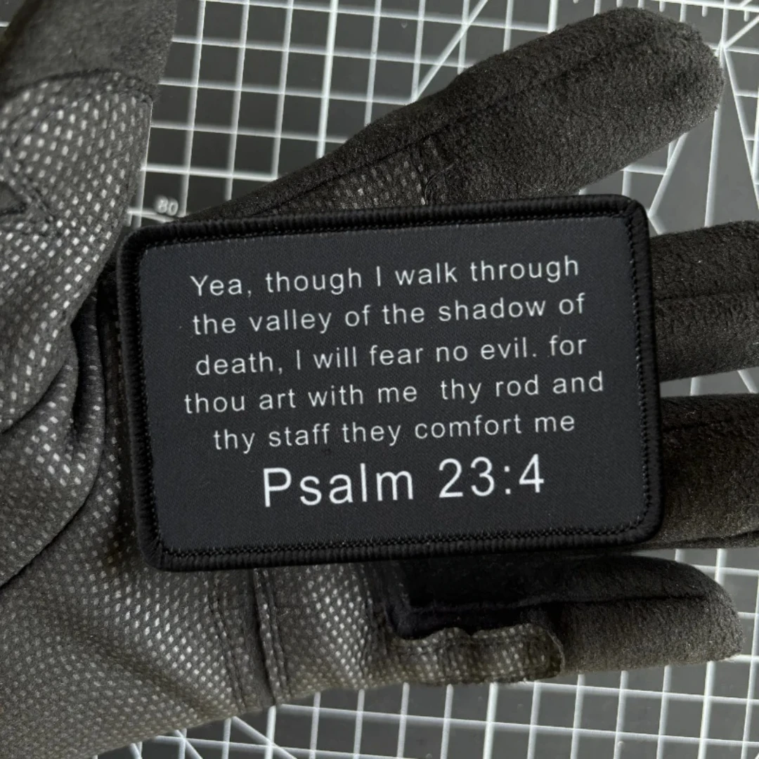 Parche de texto de la Biblia "Proverbios desmontables 23:4", insignia de moral táctica, parches de bucle de gancho impresos para ropa, pegatina para casco militar - imagen 5