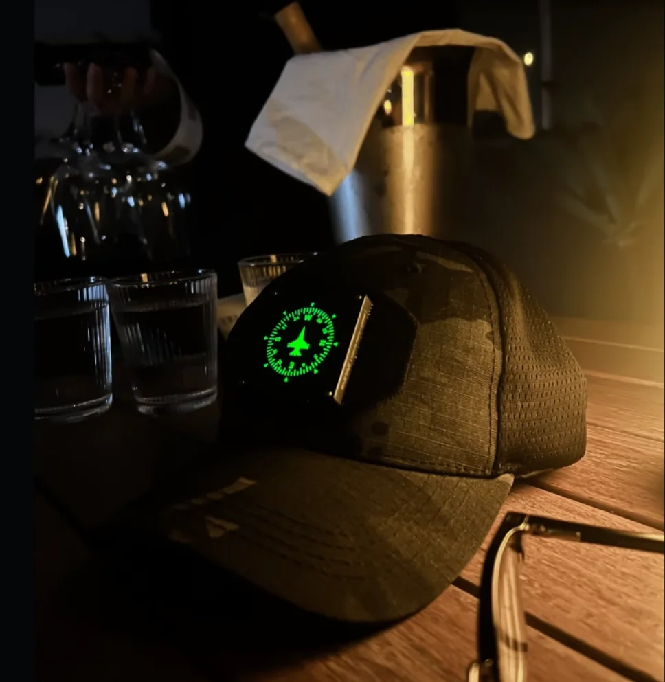 Guía de luz luminosa de Metal, parche de fibra de carbono, insignia táctica de carga, instrumentos de aviones, ecuación de energía masiva, combate J35A - imagen 5