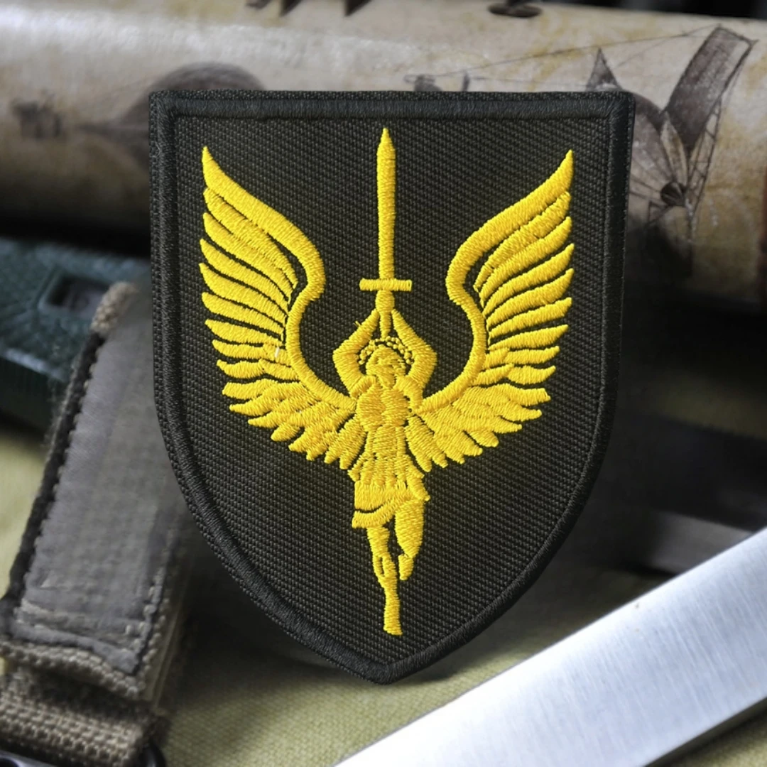 Parche táctico de moral del Arcángel de San Miguel, brazalete del ejército militar, alas de Ángel, parches bordados con gancho, pegatina para mochila - imagen 4