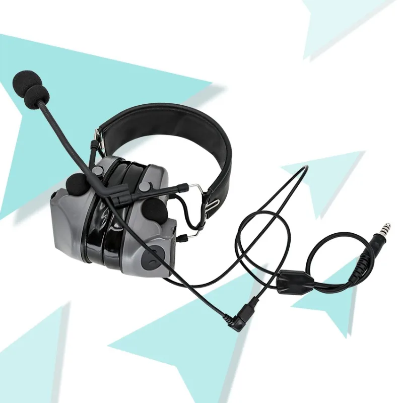 Un auricular con cable y micrófono negro