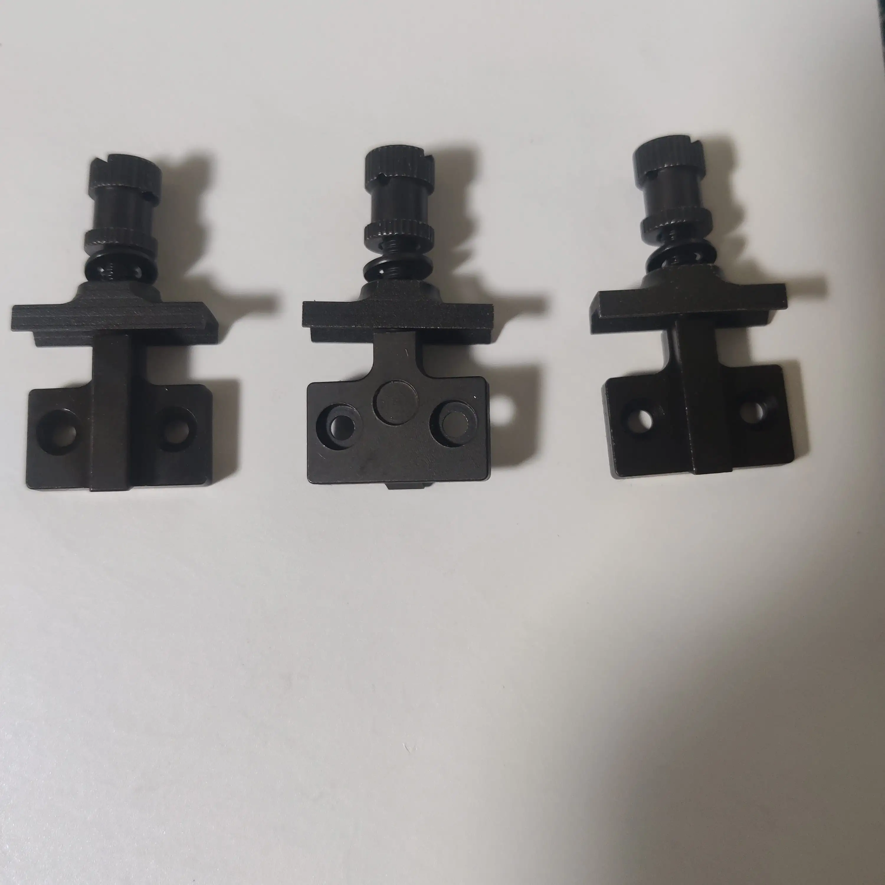 FMA Fittings soporte pedestal PEQ para caja batería acero inoxidable - imagen 4