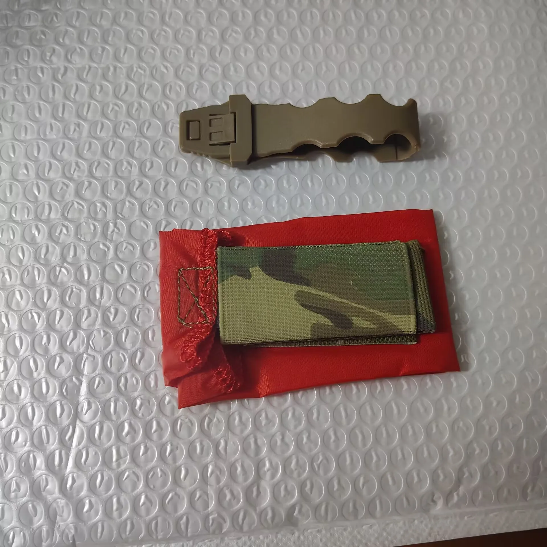 Cosplay al aire libre montaje MOLLE juego de bomba de agua tira indicadora de muerte de apertura rápida con bandera de golpe montada Molle - imagen 5