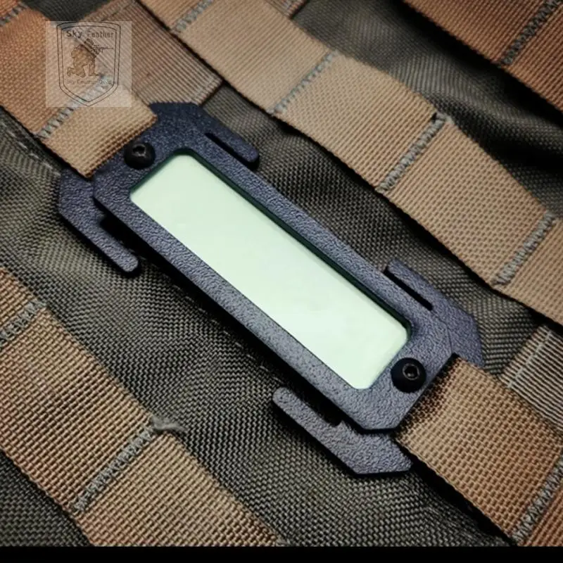 Tira marcadora MOLLE que brilla en la oscuridad, accesorio táctico montado, placa absorbente de luz, insignia de identificación funcional luminosa - imagen 2