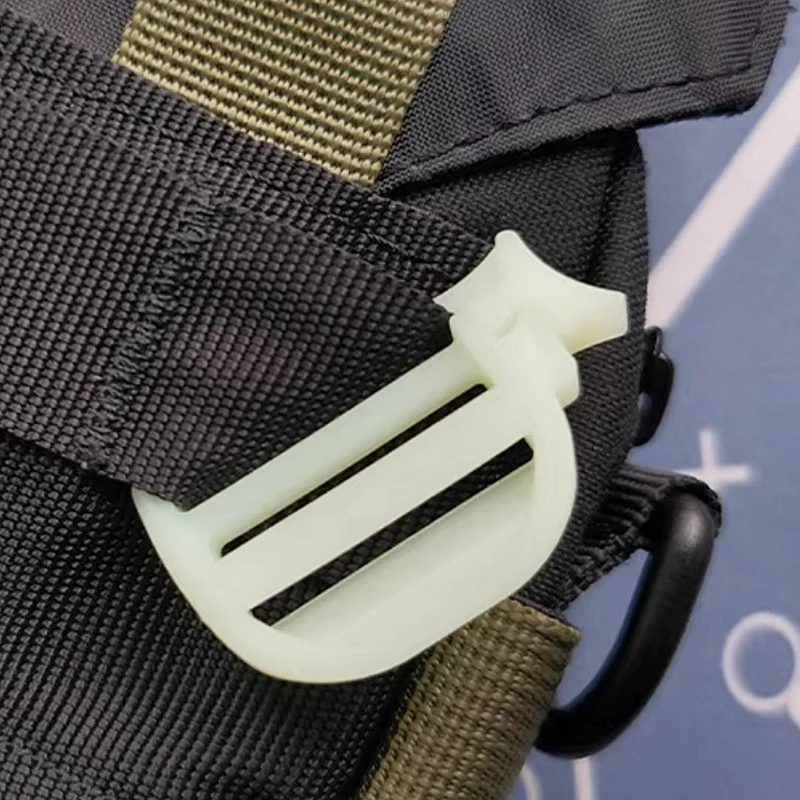 Gancho Nailon Luminoso Desmontable para Mochilas Tácticas - imagen 2