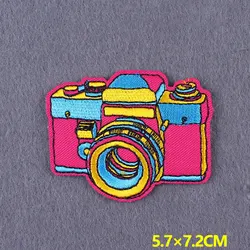 Parche bordado termoadhesivo flores luna – para ropa y mochila