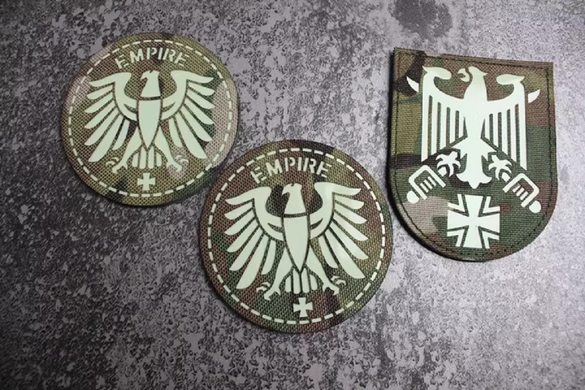 Insignia luminada, brazalete de moral para fanáticos del ejército, escudo de águila Imperial alemana, pegatina para mochila con personalidad, parches de gancho y bucle - imagen 2