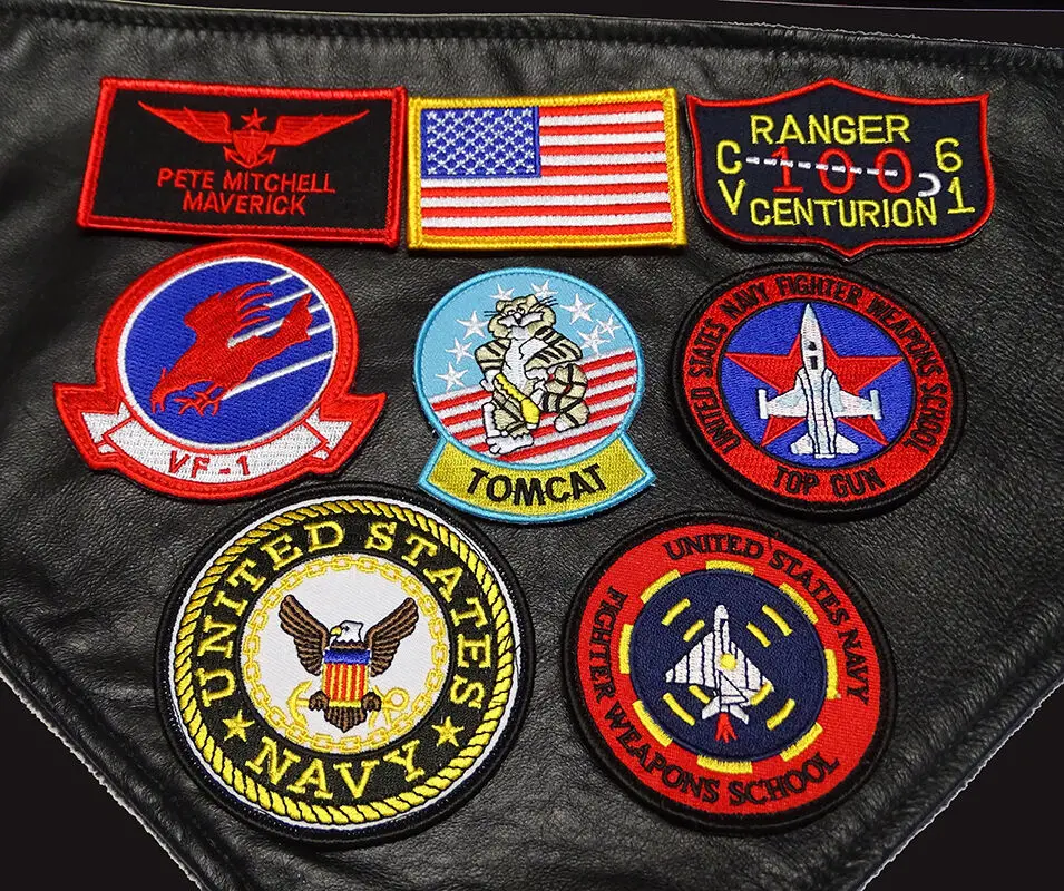 Parche Top Gun Maverick aplicado en chaqueta táctica