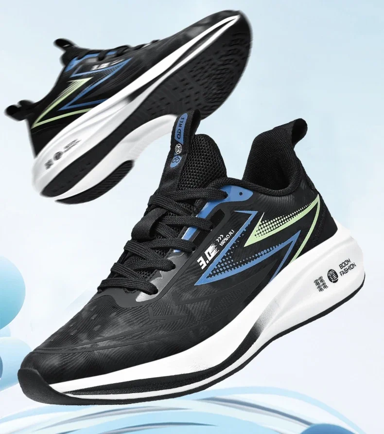 Un par de zapatos en blanco y negro con un diseño azul y verde.