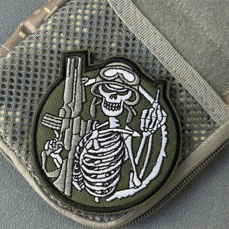 Parche táctico bordado soldado – Insignia de moral con velcro - imagen 5