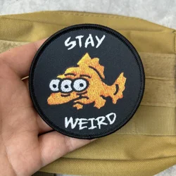 Stay Weird Fish – Parche táctico adhesivo para mochila