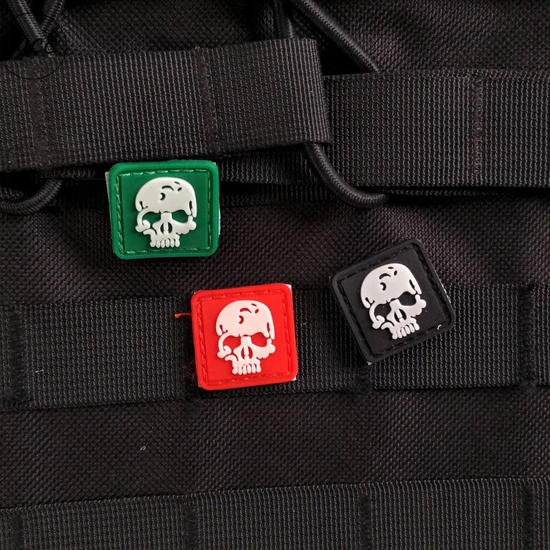Mini brazaletes de capítulo, parches de sombrero de PVC con gancho, insignias de mochila del ejército militar de calavera de bioquímica de silicona suave para bolsas de ropa - imagen 4