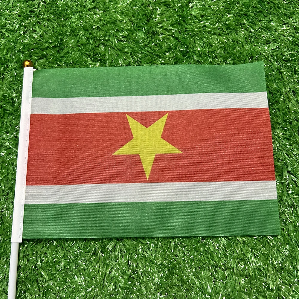 Bandera del cielo, bandera de mano de Surinam, 10/20/50/100 Uds., 21x14cm, banderas ondeantes de mano de Surinam con poste de plástico para actividades deportivas, decoración del hogar - imagen 4