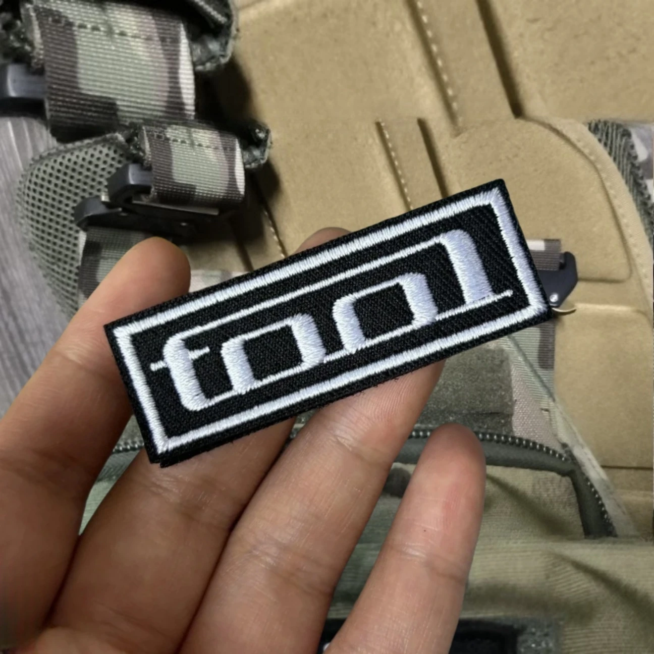 Mini parche "TOOL", herramienta de insignia de moral táctica, parches de gancho y bucle bordados para ropa, pegatinas decorativas para mochila militar - imagen 4