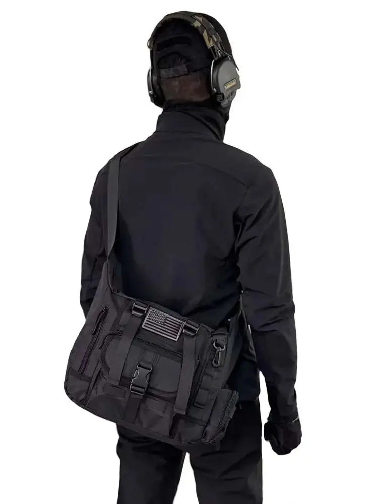 Bolso táctico de hombro impermeable para portátil y viajes - imagen 3