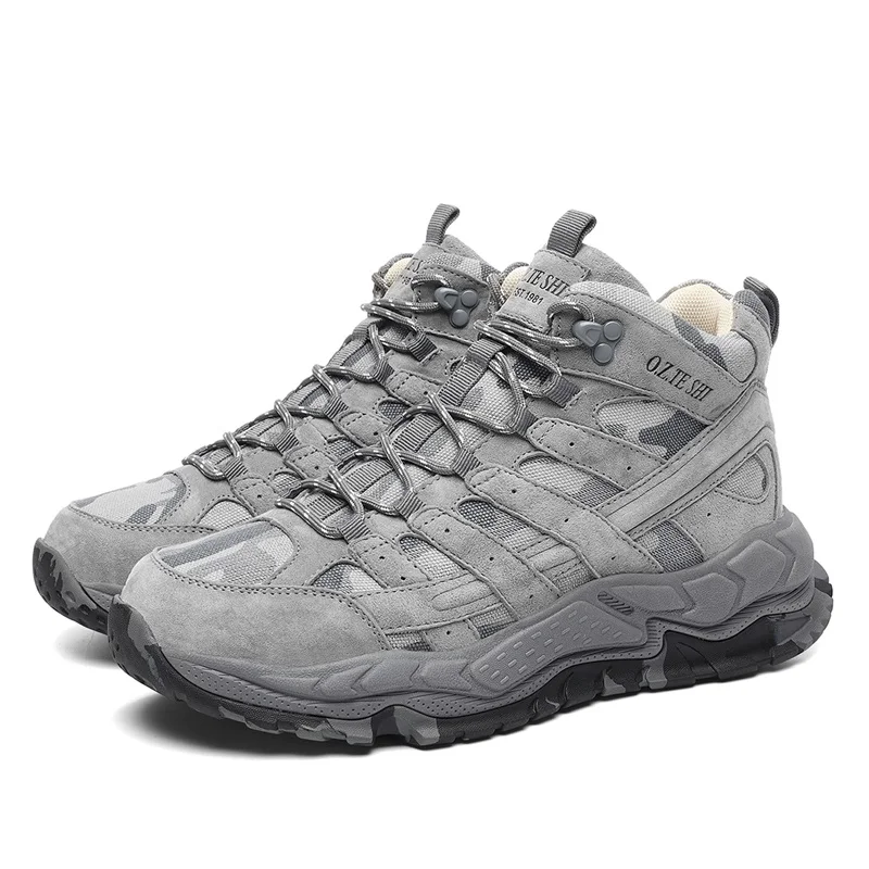 Botas en uso en terrenos de montaña