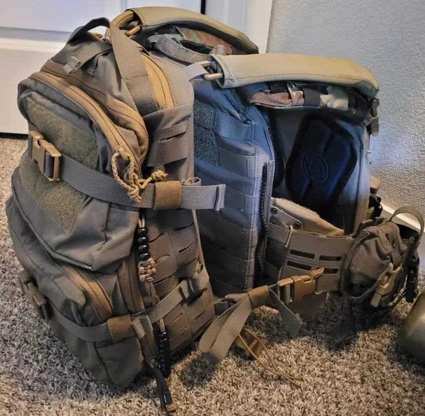 Mochila táctica MOLLE multifunción con panel modular para chaleco