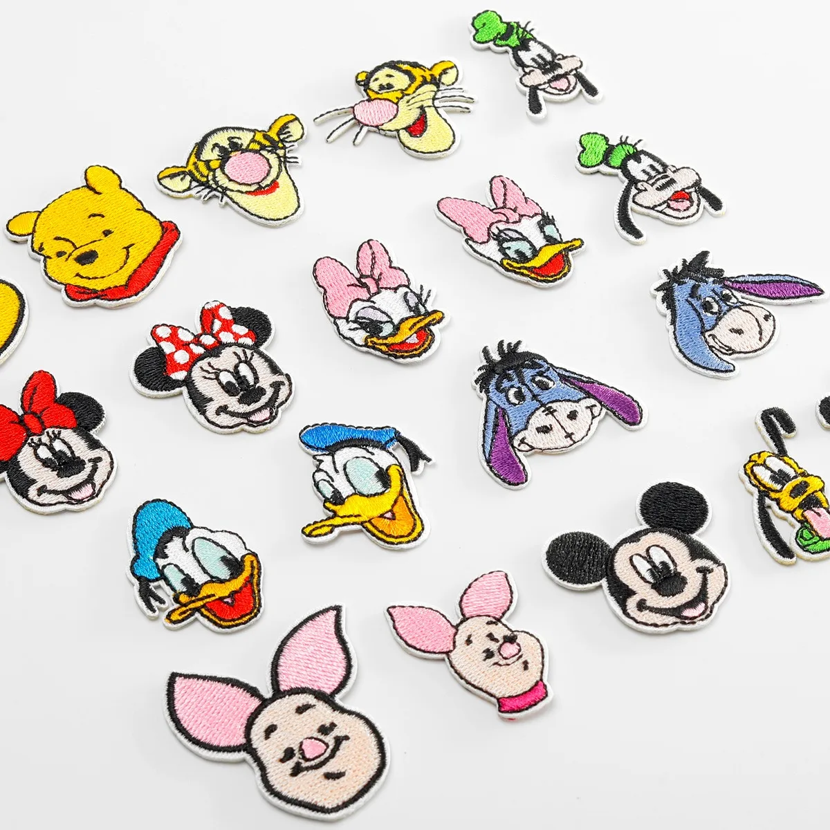 Mini parche de dibujos animados de Disney, parches para planchar, pegatina para ropa de niños, decoración de bolso, Pato Donald, Mickey Mouse, nuevo - imagen 2