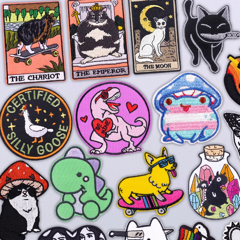 Parches para planchar con forma de perro y gato de dinosaurio para ropa, parche térmico para sombrero, parches bordados de animales para decoración de ropa, pegatinas - imagen 2