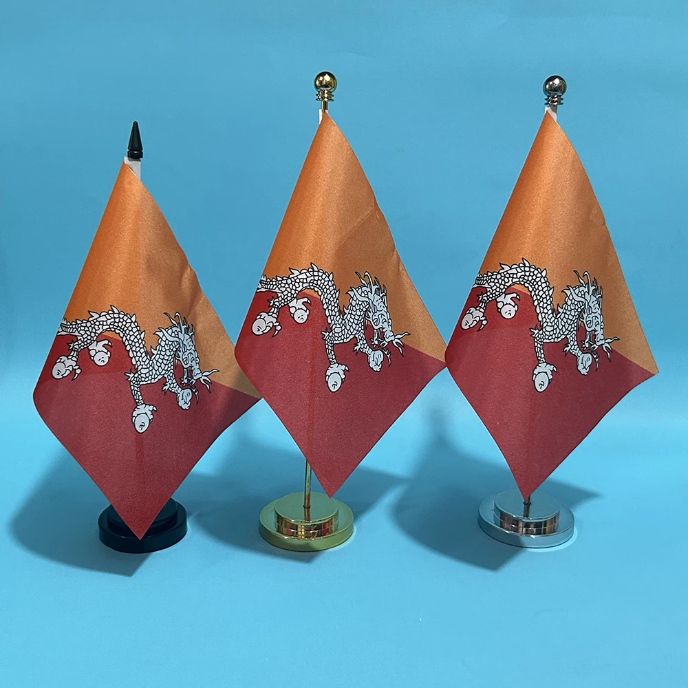 BANDERA DE SKY Escritorio de oficina pequeña bandera de Bhután 14x21cm poliéster BT Bandera nacional de Bhután Banner de país Adornos de escritorio Banderas