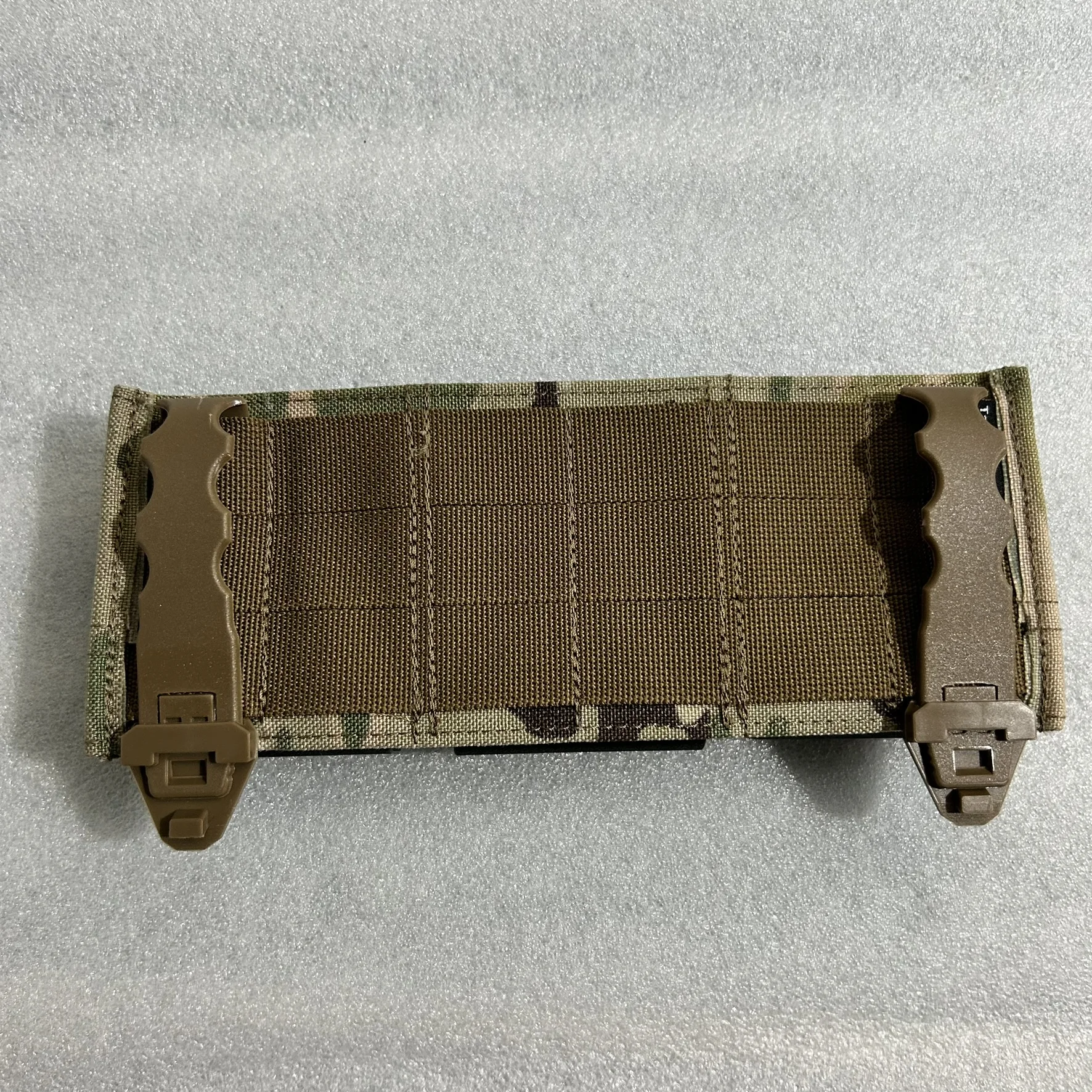 Bolsa para revistas triple lateral III de 5,56 mm con inserto Kydex - Portador de utilidad táctico de montaje lateral para equipo y rango MOLLE - imagen 3