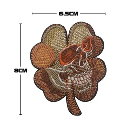 Parche táctico bordado calavera trébol con velcro MOLLE