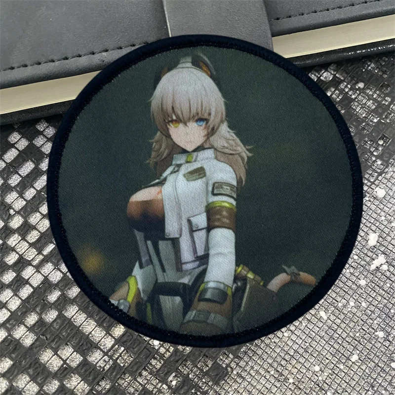 Insignia de moral militar de chica Sexy de Anime, brazalete táctico, emblema de gancho y bucle, mochila para exteriores, accesorios para sombrero, pegatinas - imagen 4