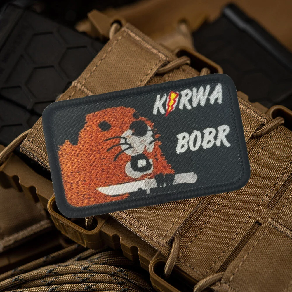 Parche táctico con estampado de castor con cuchillo, parche con emblema divertido de gancho y bucle, insignia de moral militar, brazalete del ejército, pegatinas para mochila Chevron - imagen 2