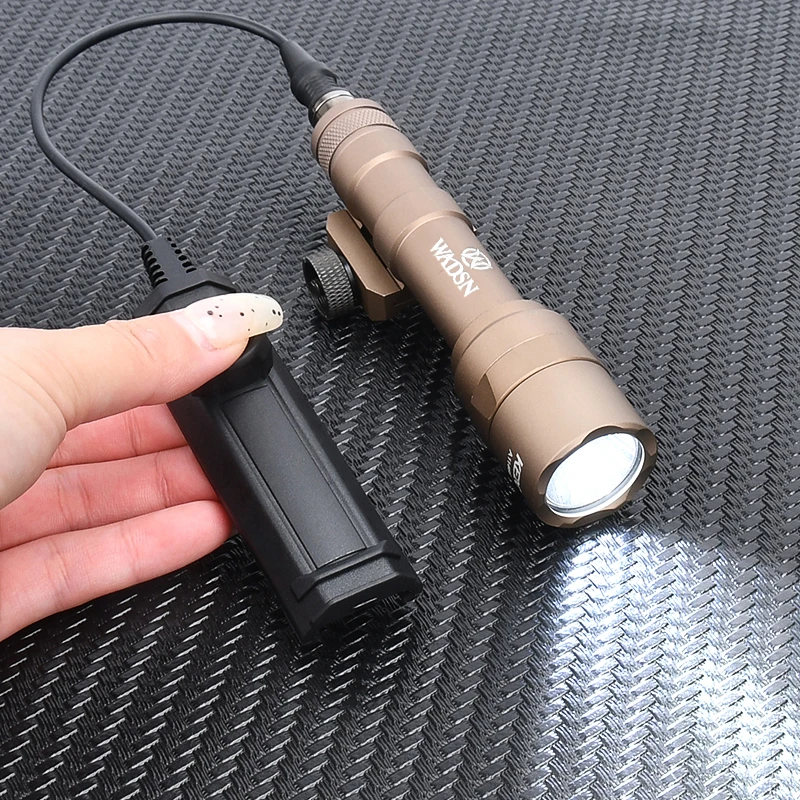 WADSN-linterna táctica SF Airsoft M600 M600U, luz blanca, 600 lúmenes, ajuste de riel de 20mm, Más estilo, interruptor de presión, lámpara de caza - imagen 4