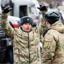 Chaqueta de invierno rusa en algodón grueso y cálido camuflaje verde