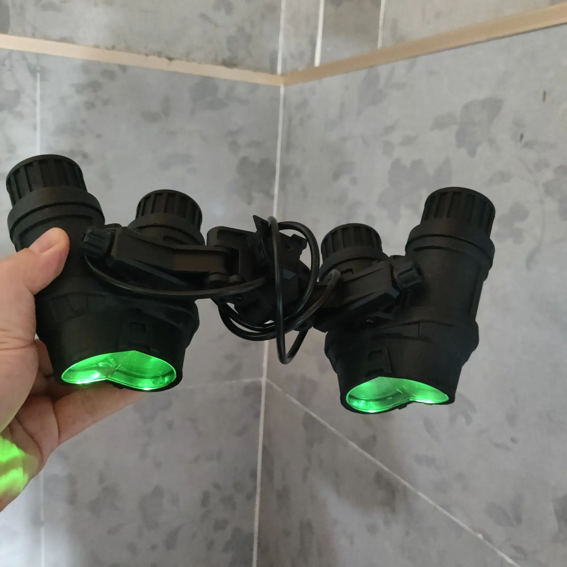 Versión luminosa GPNVG-18 modelo NVG de cuatro ojos Airsoft plegable lateral dispositivo de visión nocturna panorámica modelo para casco de tiro de caza - imagen 4