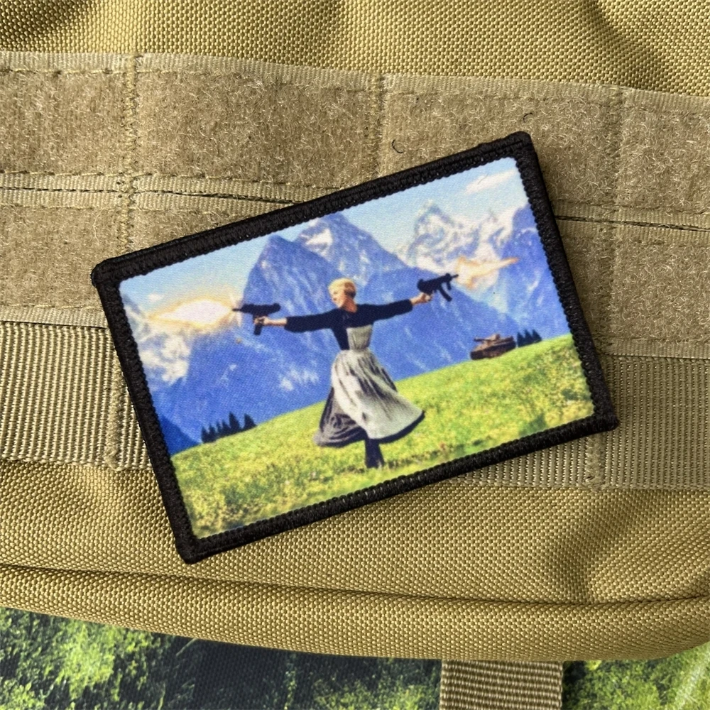 Un lobo en la ropa de oveja, parches tácticos de insignia de moral Pew Pew, pegatinas estampadas con gancho y bucle para mochila - imagen 3