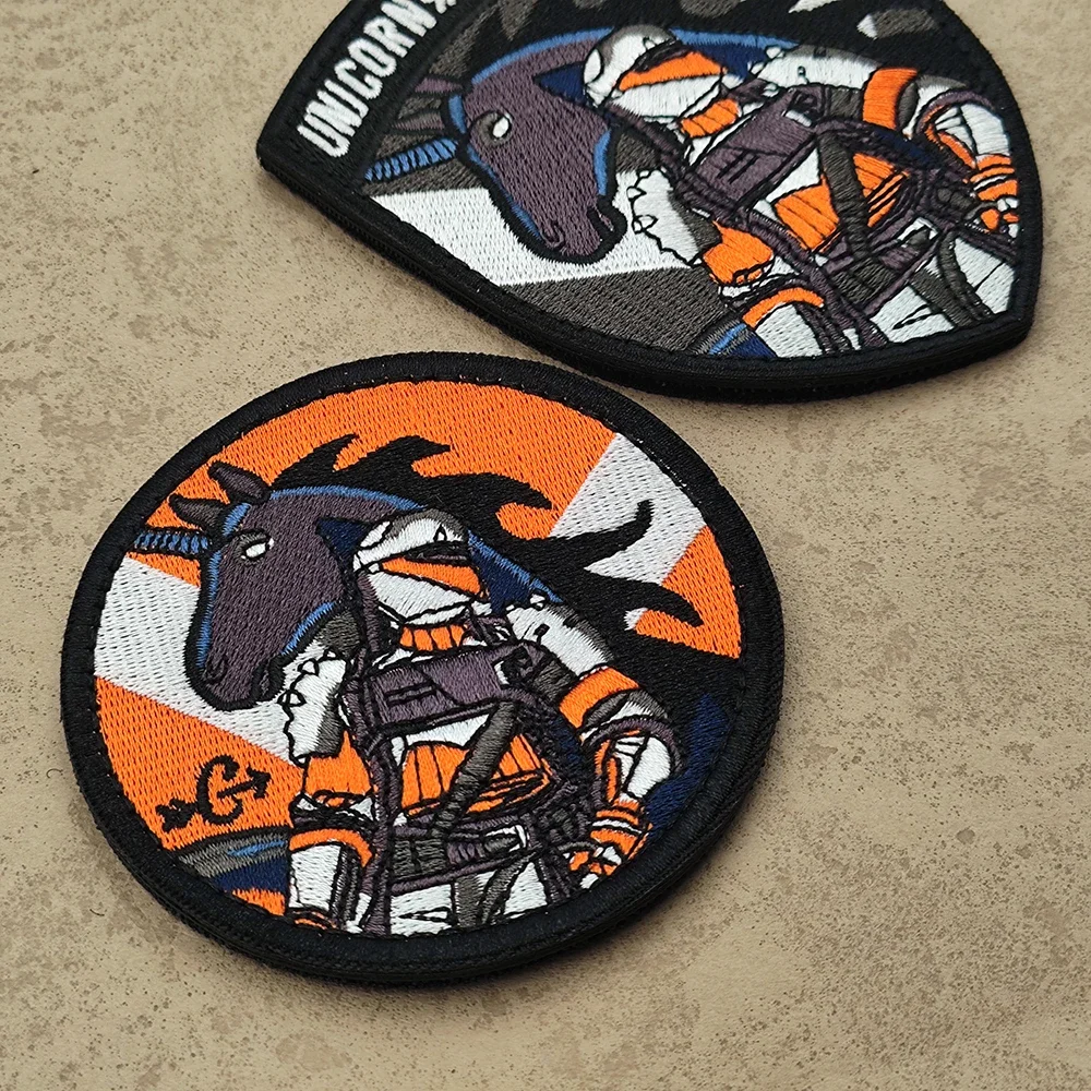 Tela de cazador de unicornios con bordado vívido, parche táctico de caballero púrpura, unicornio, Animal para chaqueta militar, hombro, paquete cosido DIY - imagen 2