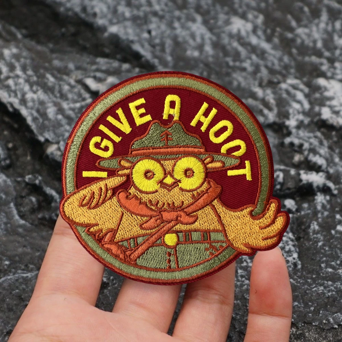 I GIVE A HOOT-insignia de moral de búho, parches de gancho y bucle bordados de gallo, pegatina para mochila táctica - imagen 3