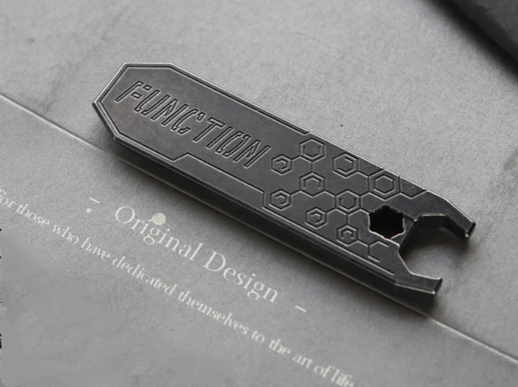 Herramienta de extracción de barra de palanca de cabeza plana portátil para exteriores, hebilla colgante de varilla fría táctica multifuncional de Metal de titanio - imagen 4