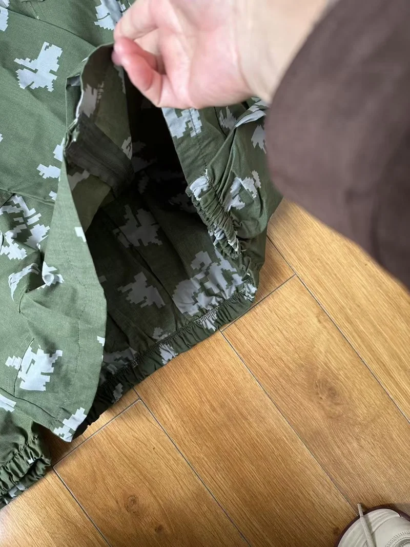 Chaqueta tipo mono para deportes al aire libre verde con top + pantalón de flores blancas - imagen 5