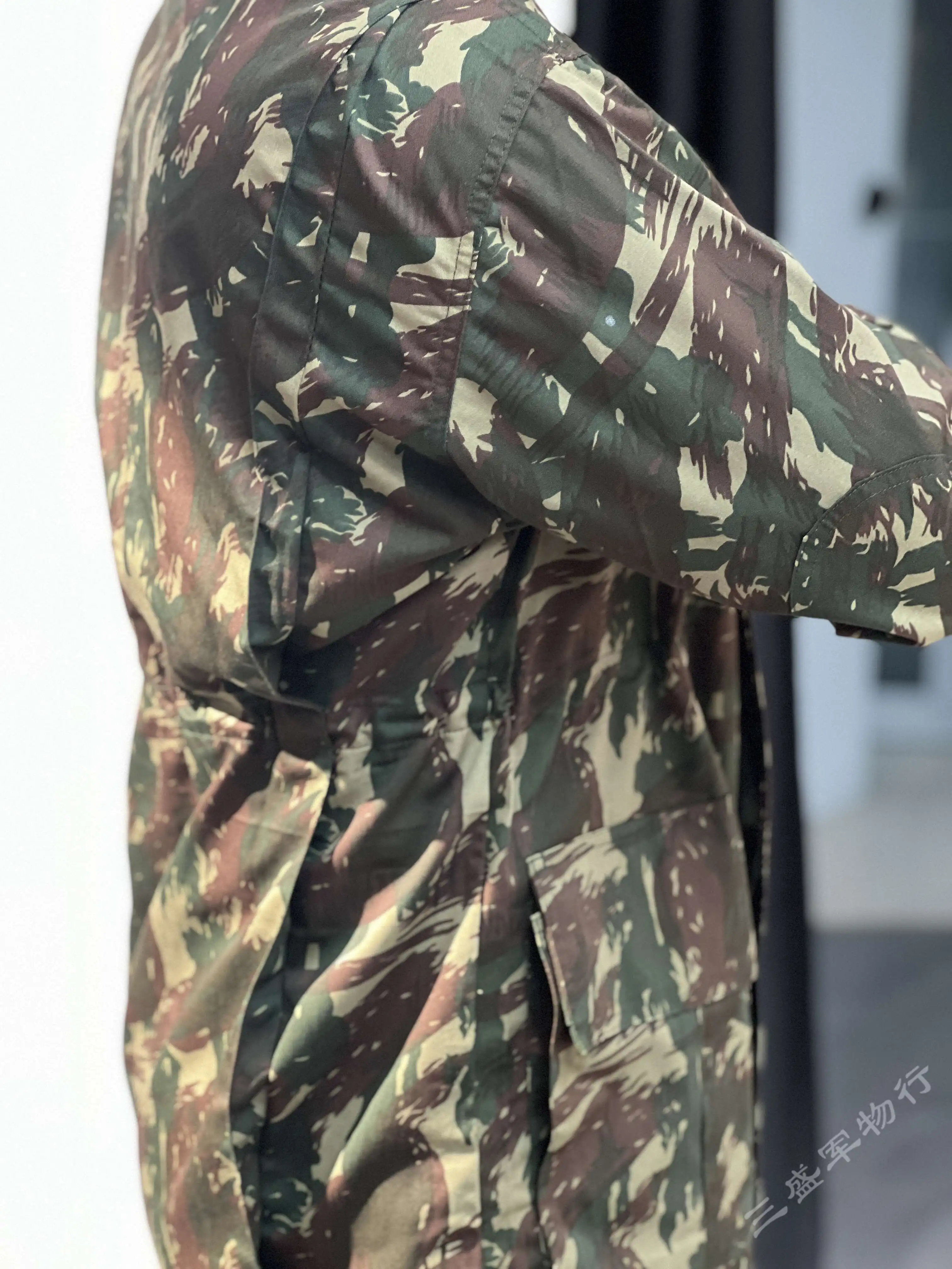 Conjunto de traje de combate de camuflaje de lagarto brasileño, conjunto de traje de camuflaje para campo al aire libre, top + pantalones + sombrero - imagen 5