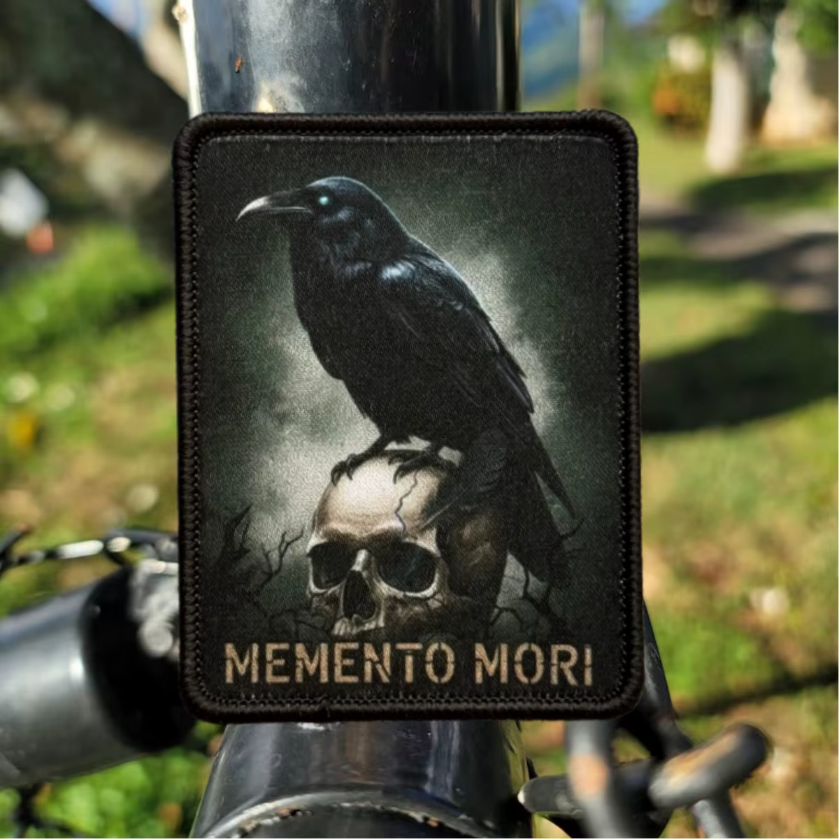Parche táctico Memento Mori cuervo y calavera con velcro para mochila - imagen 5