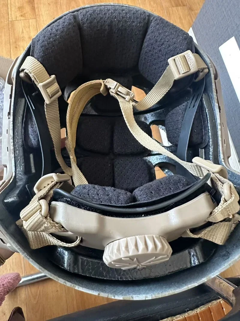 Casco de seguridad para ciclismo deportivo de fibra de carbono SF perforado para deportes al aire libre - imagen 5