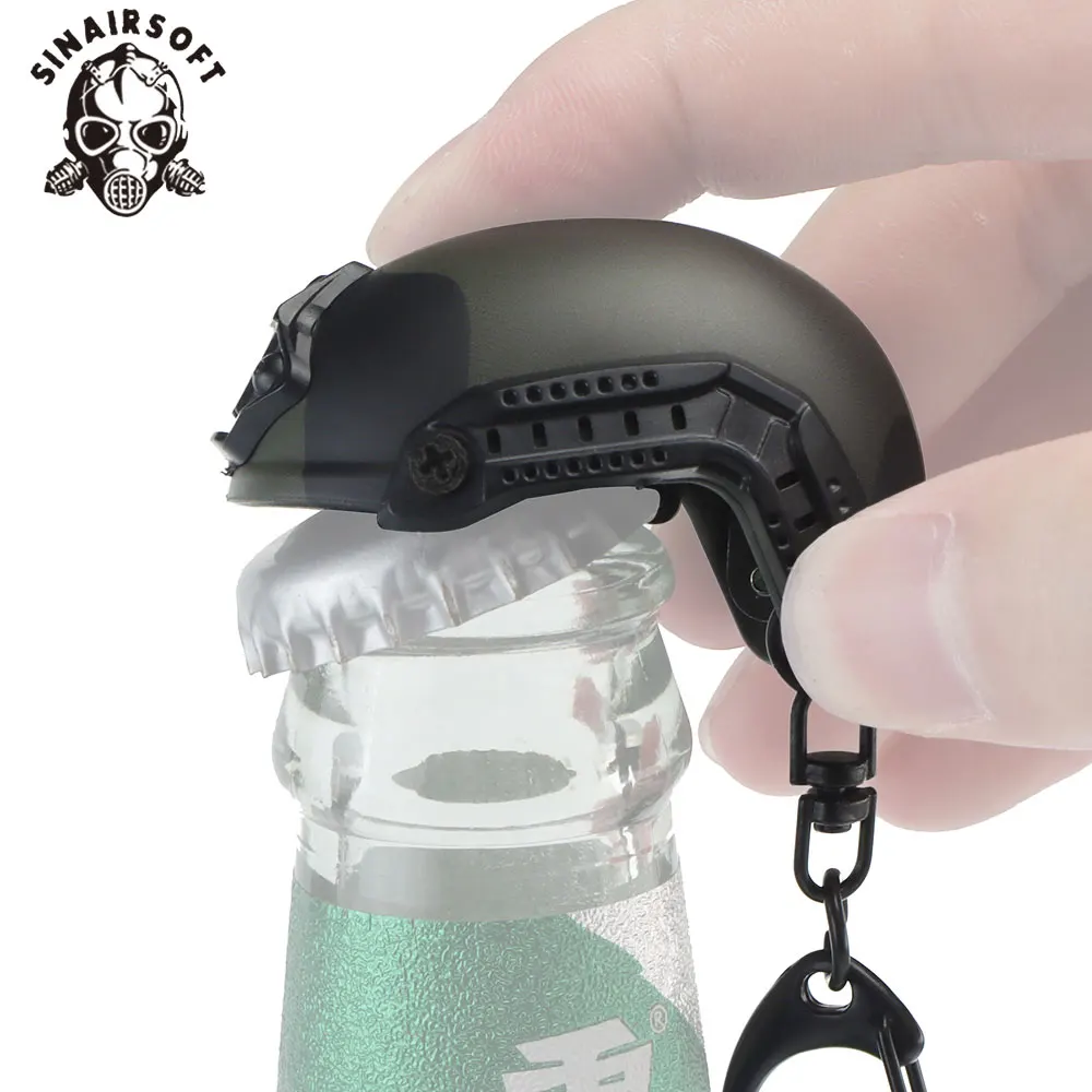 Llavero táctico con forma de casco, miniabrebotellas portátil, abridor de cerveza, herramienta para exteriores, decoración de mochila, regalo - imagen 2