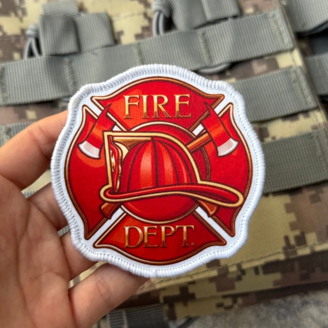Parche táctico militar cruz maltesa con velcro para mochila - imagen 3