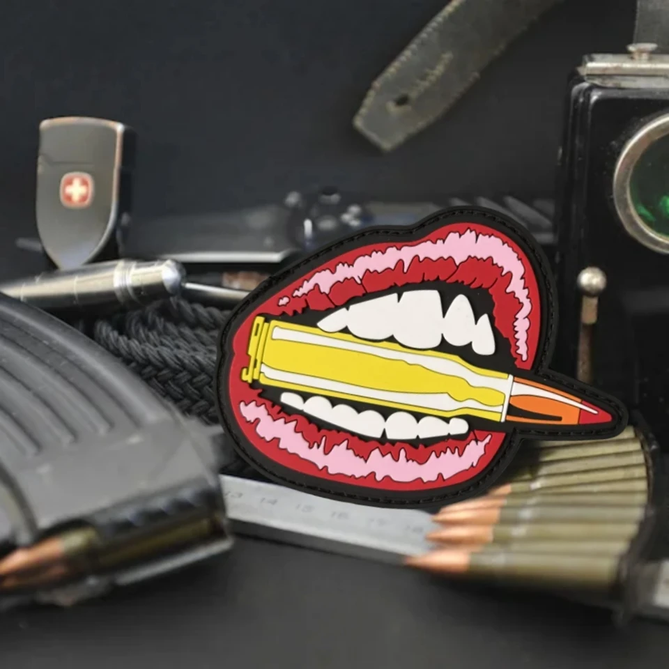 Parche de PVC 3D de bala de labio, insignia de moral táctica, parches de gancho y bucle, brazalete personalizado del ejército militar táctico, pegatina para mochila